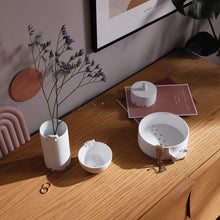 Charger l'image dans la galerie, Vase en porcelaine "chat " - Räder