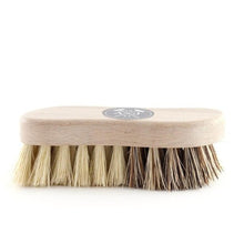Charger l'image dans la galerie, Brosse à légumes en hêtre Andrée Jardin avec fibres souples et fermes
