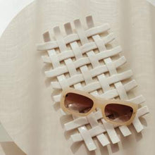 Charger l'image dans la galerie, Petit plateau "trésor" en porcelaine - Räder