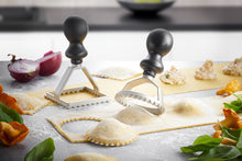 Charger l'image dans la galerie, Emporte-pièce à ravioli Liguri rond - Gefu