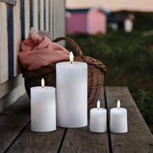 Charger l'image dans la galerie, Bougie Sille Outdoor Diam.7,5cm Haut.12,5 cm White - Sirius
